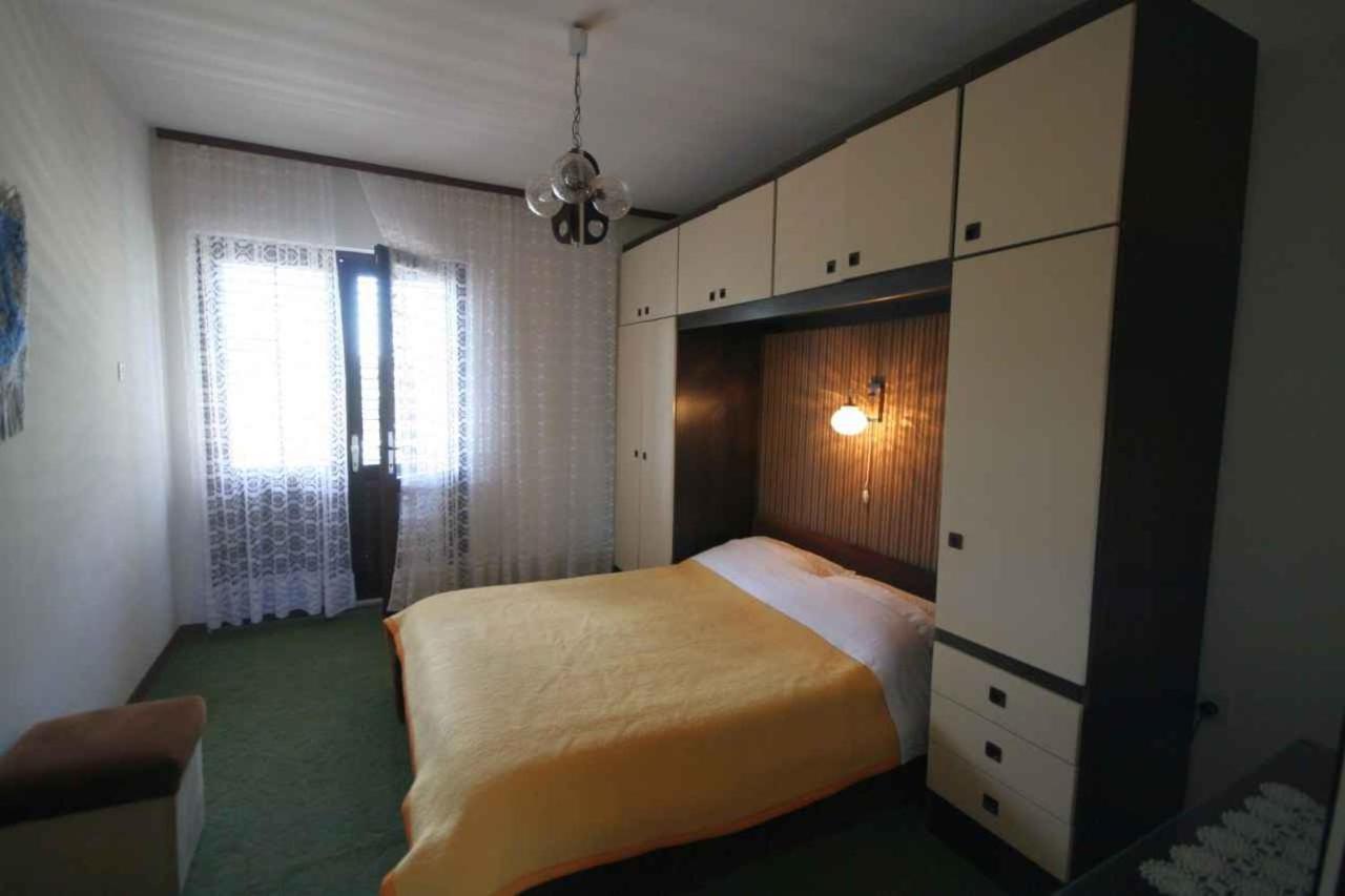 One-Bedroom Apartment in Malinska VIII - B&B Malinska