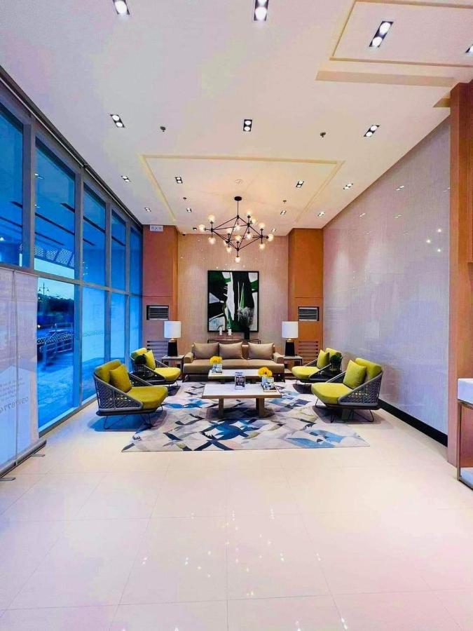 Zyke Staycation at the Palladium Megaworld Iloilo - Bed and Breakfast