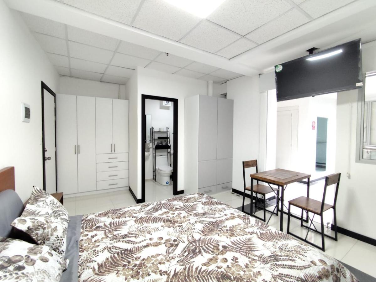 Deluxe Studio