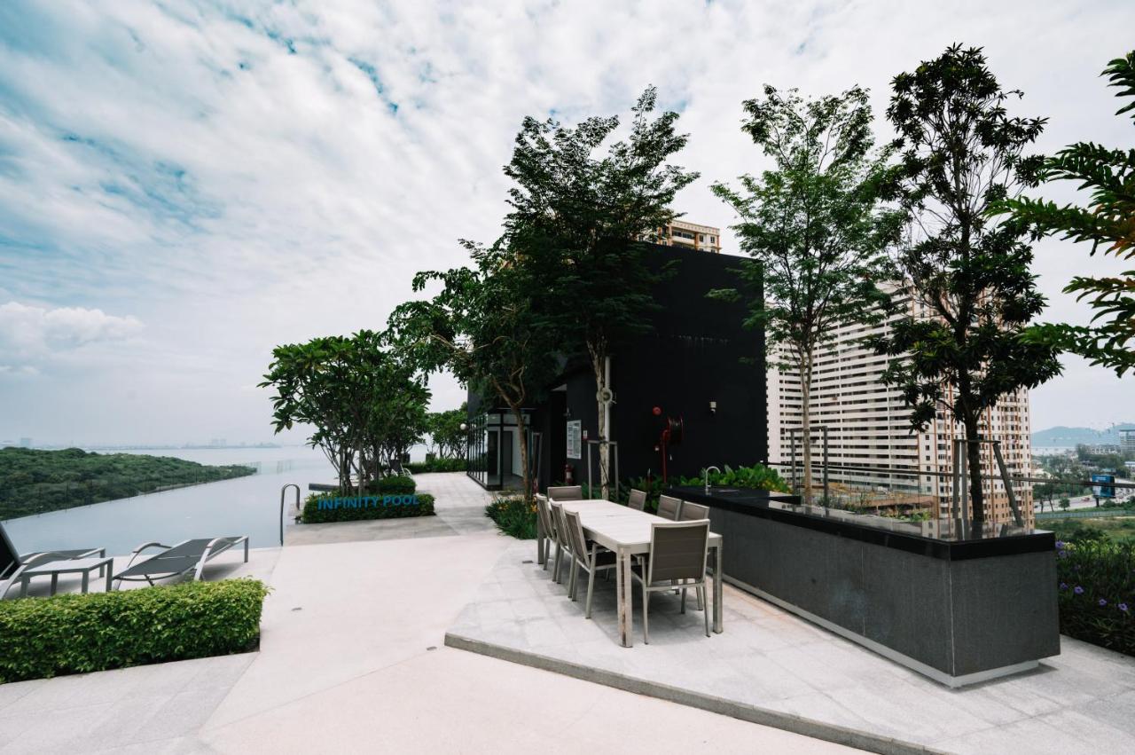 Urban Suites Seaview 3Bedrooms 2Carparks 8pax - B&B