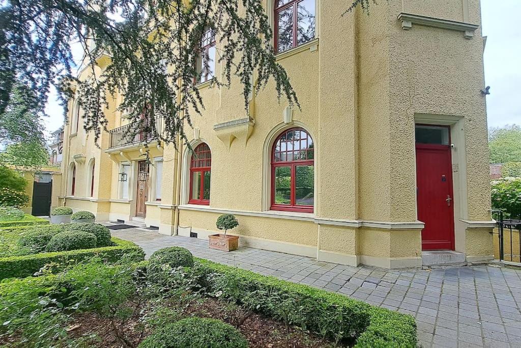 Appartement cosy proche du tram avec parking privé - B&B Roubaix