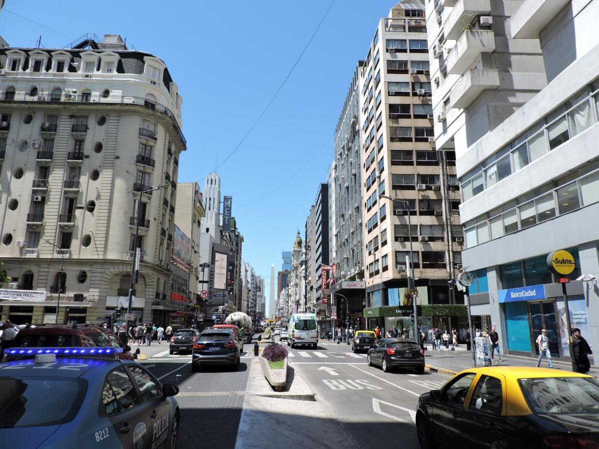 4 Ventanales sobre la Avenida Corrientes - B&B Buenos Aires