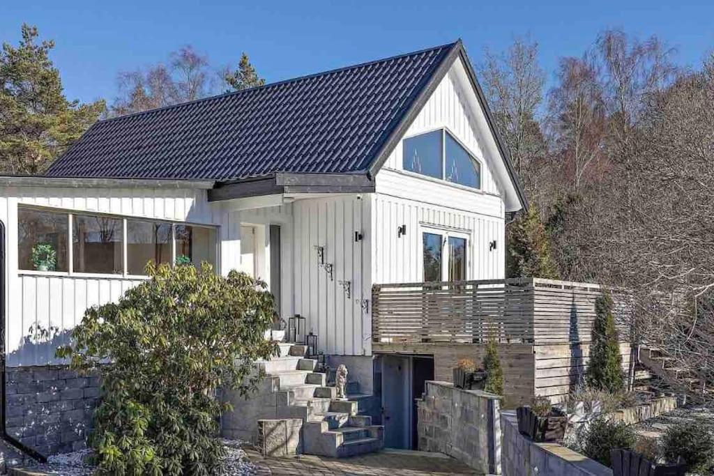 Mysigt hus med natur & jacuzzi i Olofstorp - Ferienwohnung Göteborg