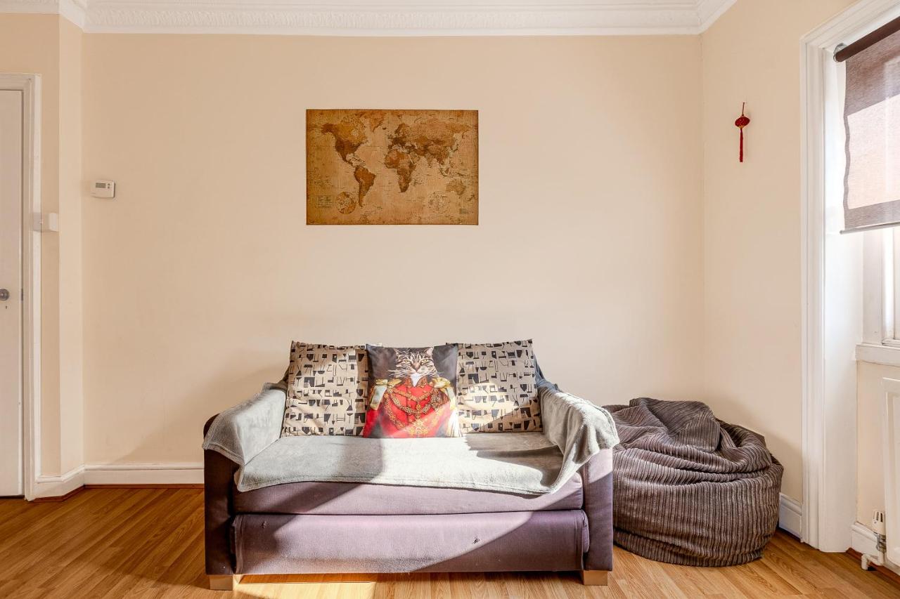 Central comfy 1BR flat, 5 minutes Chalk Farm tube - Ferienwohnung London