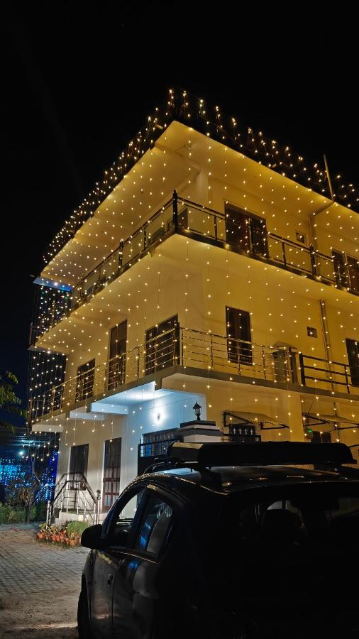 Host Labs Homestay - Premium View - Chambres d'hôtes Bhimtal