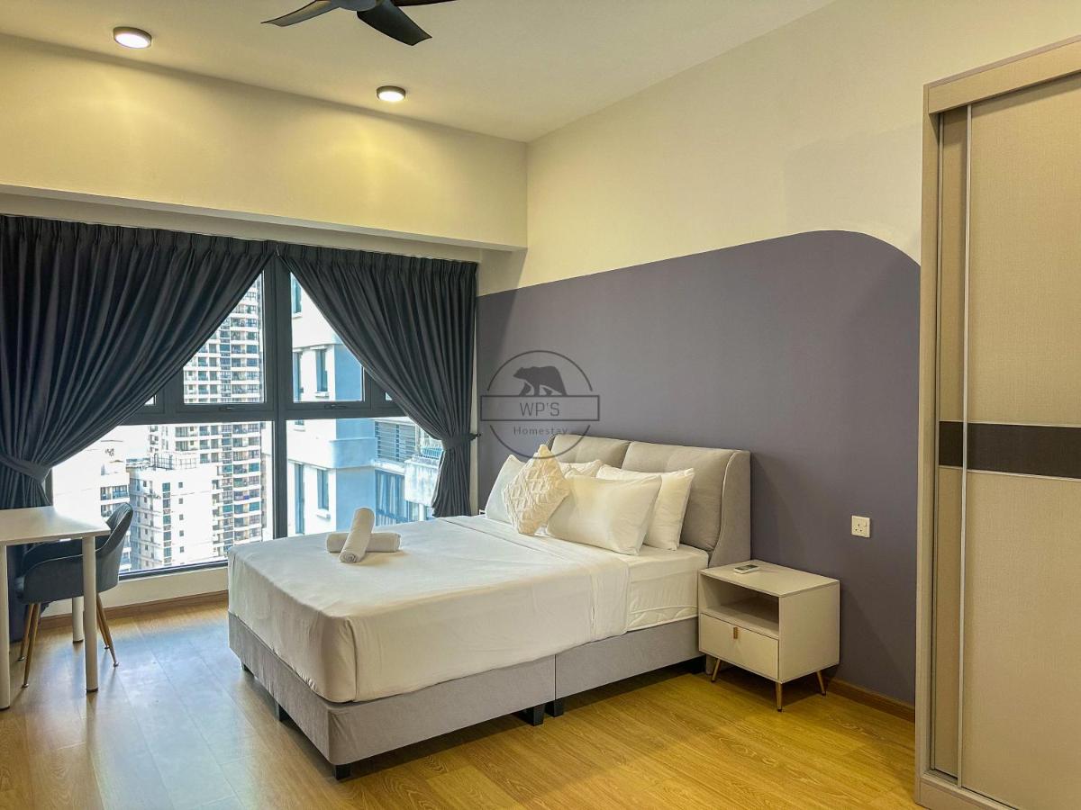 Three-Bedroom Apartment with Balcony
