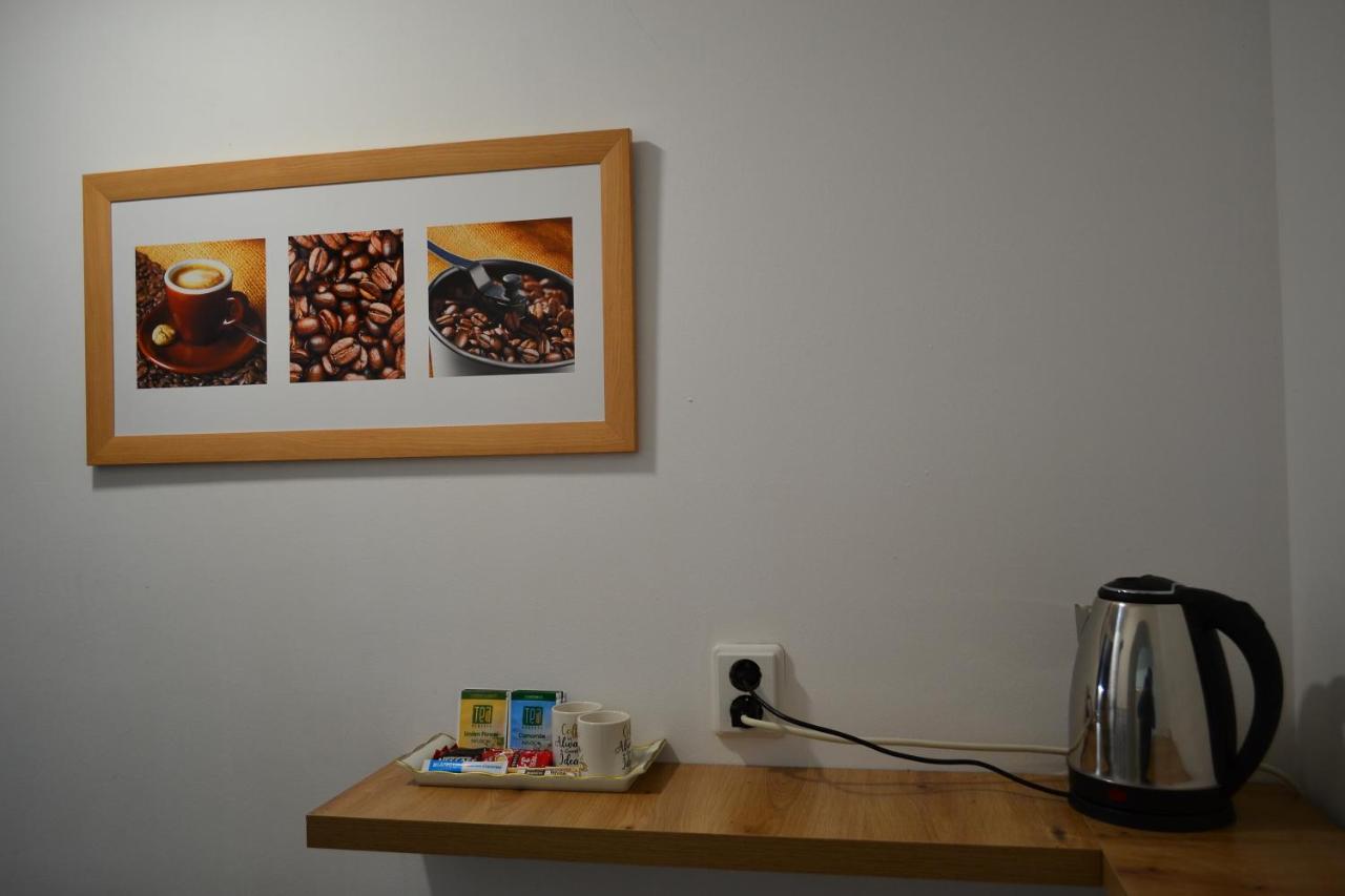 TOP Center, basement fl, 7 beds, 10min from Serdica - B&B