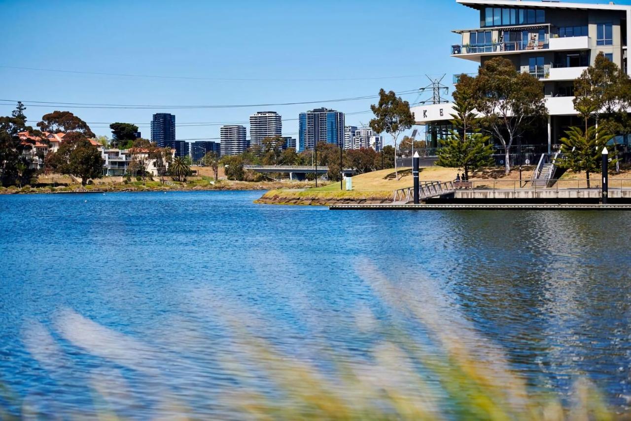 Maribyrnong Marvel Charm with Cityscape Bliss - B&B