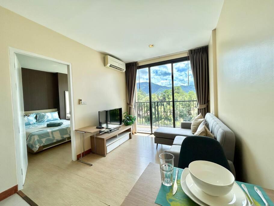 1 Large Bedroom in Prime Bangtao - B&B