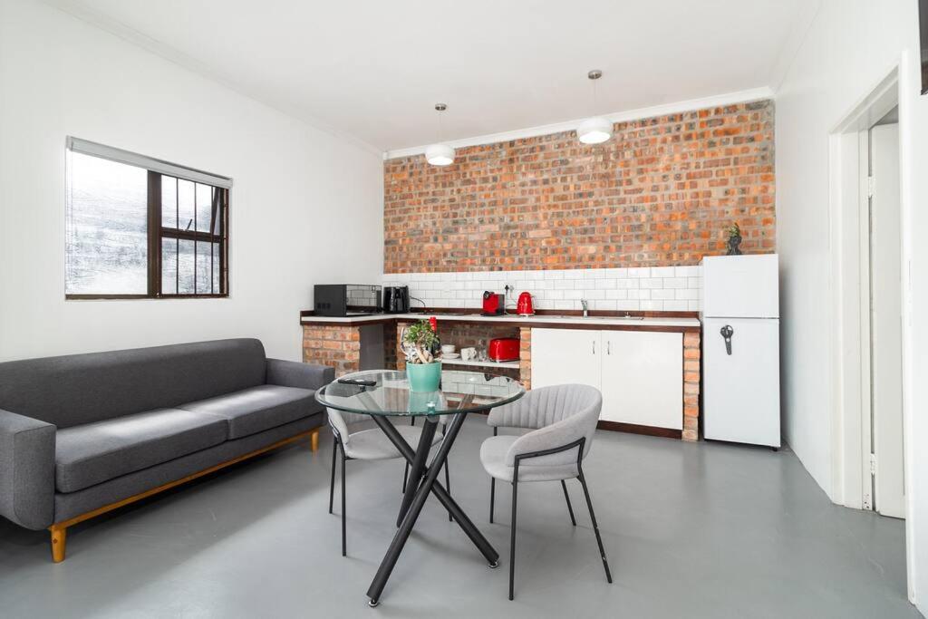1Bed Flat, Braai, AC, Walking Distance from Blouberg Beachfront - B&B