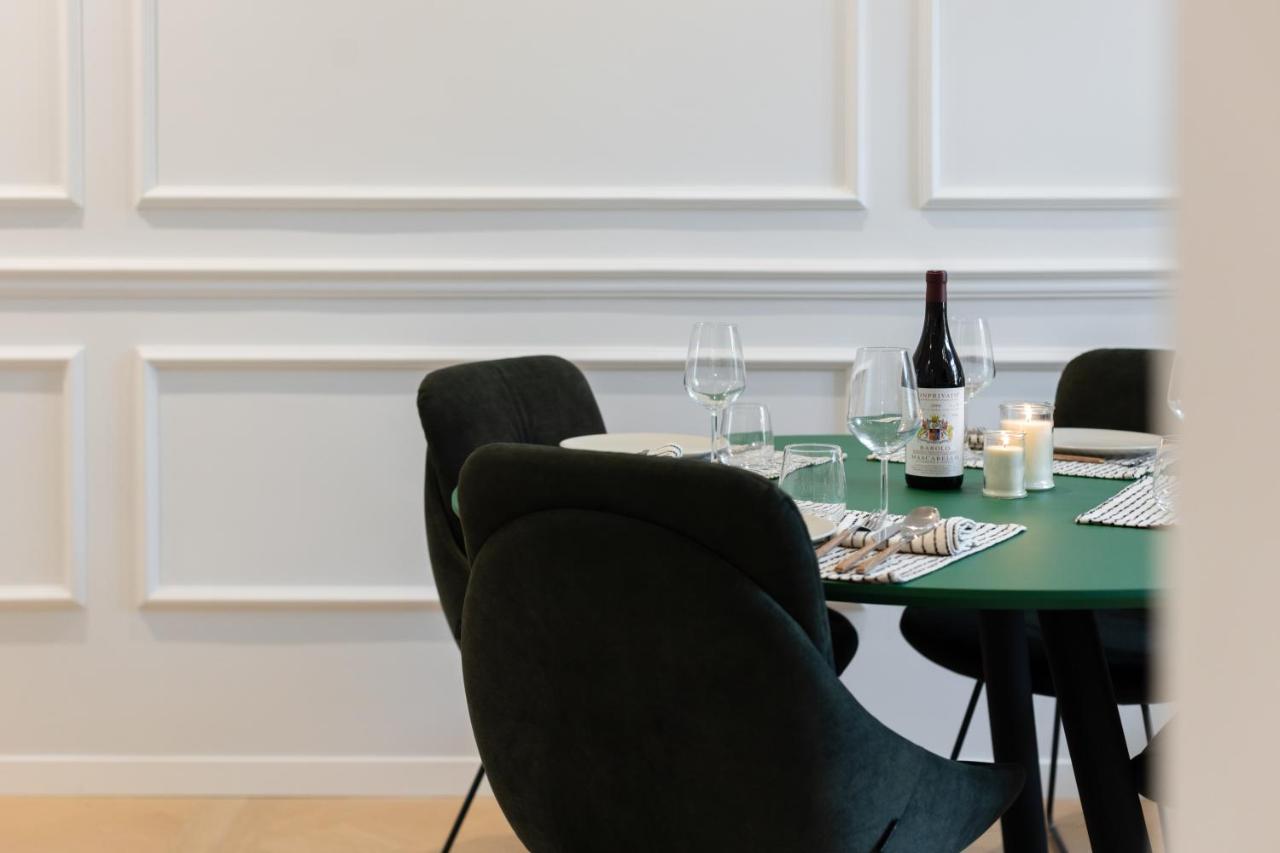 Gioberti's Apartment - 100 sqm - 2 Bedrooms and Free Private Parking in the Center - Chambres d'hôtes Turin