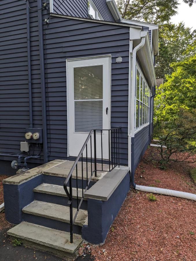 Comfortable 3 Bed Apt in Quiet Neighborhood - Ferienwohnung Wayland