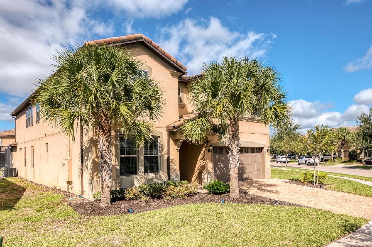 Discover Magic and Elegance at Villa Marie! - B&B Kissimmee