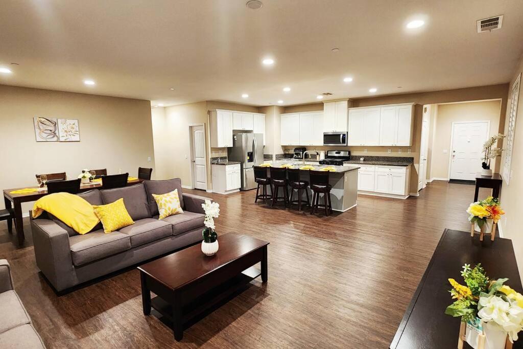 Villa near downtown Riverside - B&B