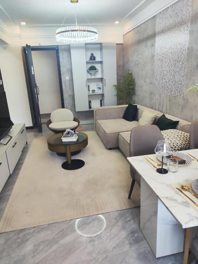 Self Catering Nest - Heated Pool, Netflix, Airport Pick Up - B&B Nairobi