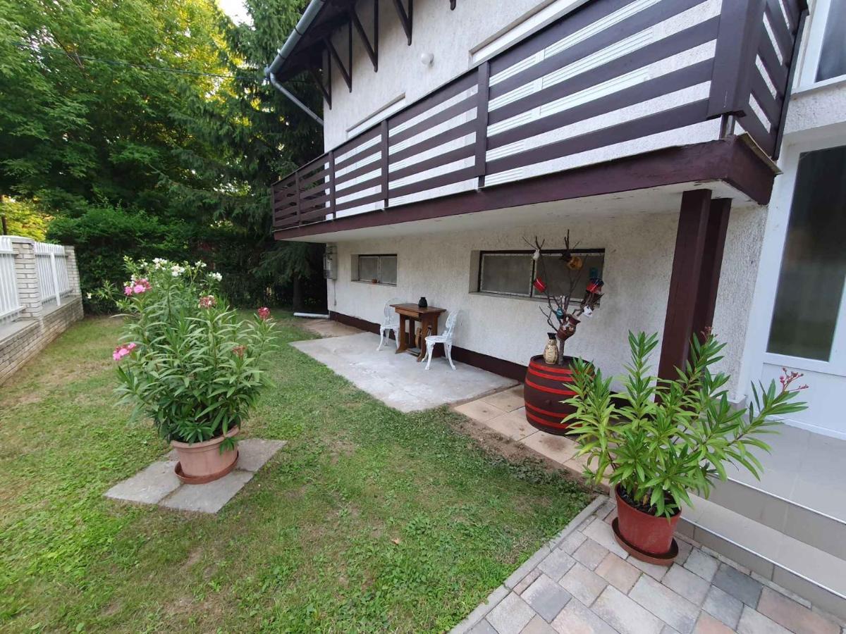 Apartments in Zamardi - Balaton 52987 - Chambres d'hôtes Zamárdi
