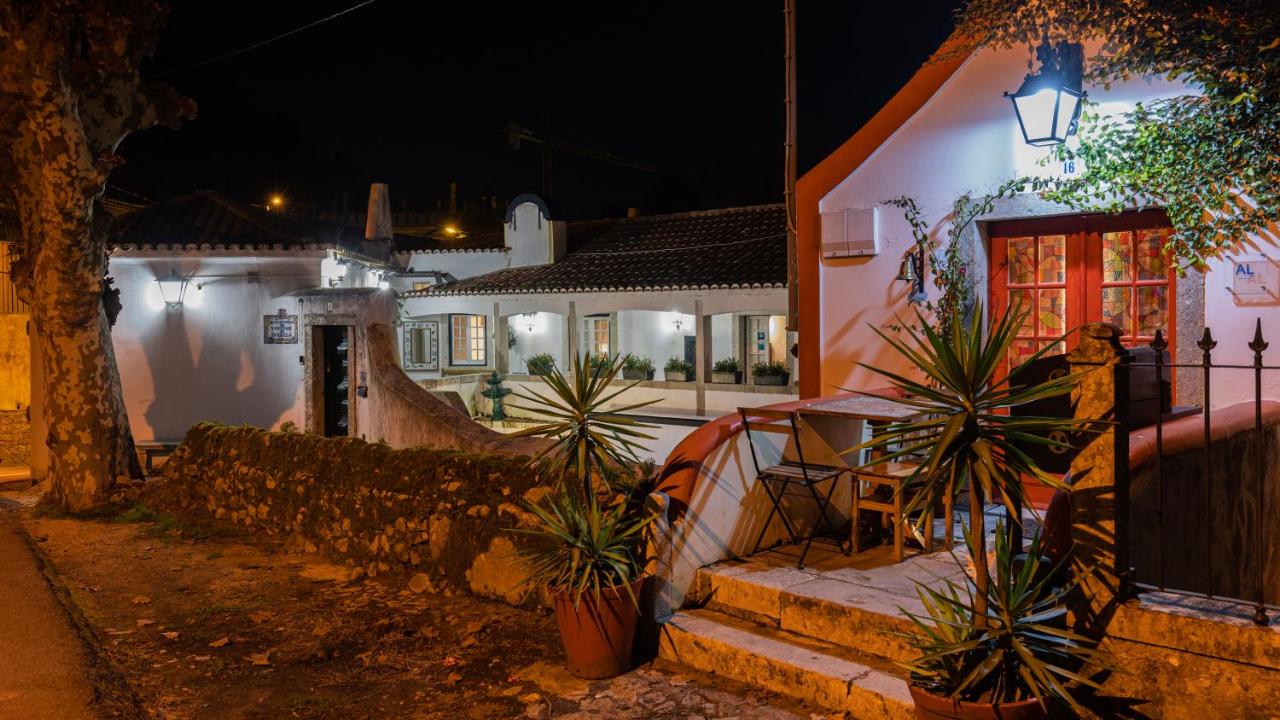 Giant Smart Room, Hot tub, PS5, in Historical Sintra Center inside 17th century Palace - Sintra WOW - B&B Sintra