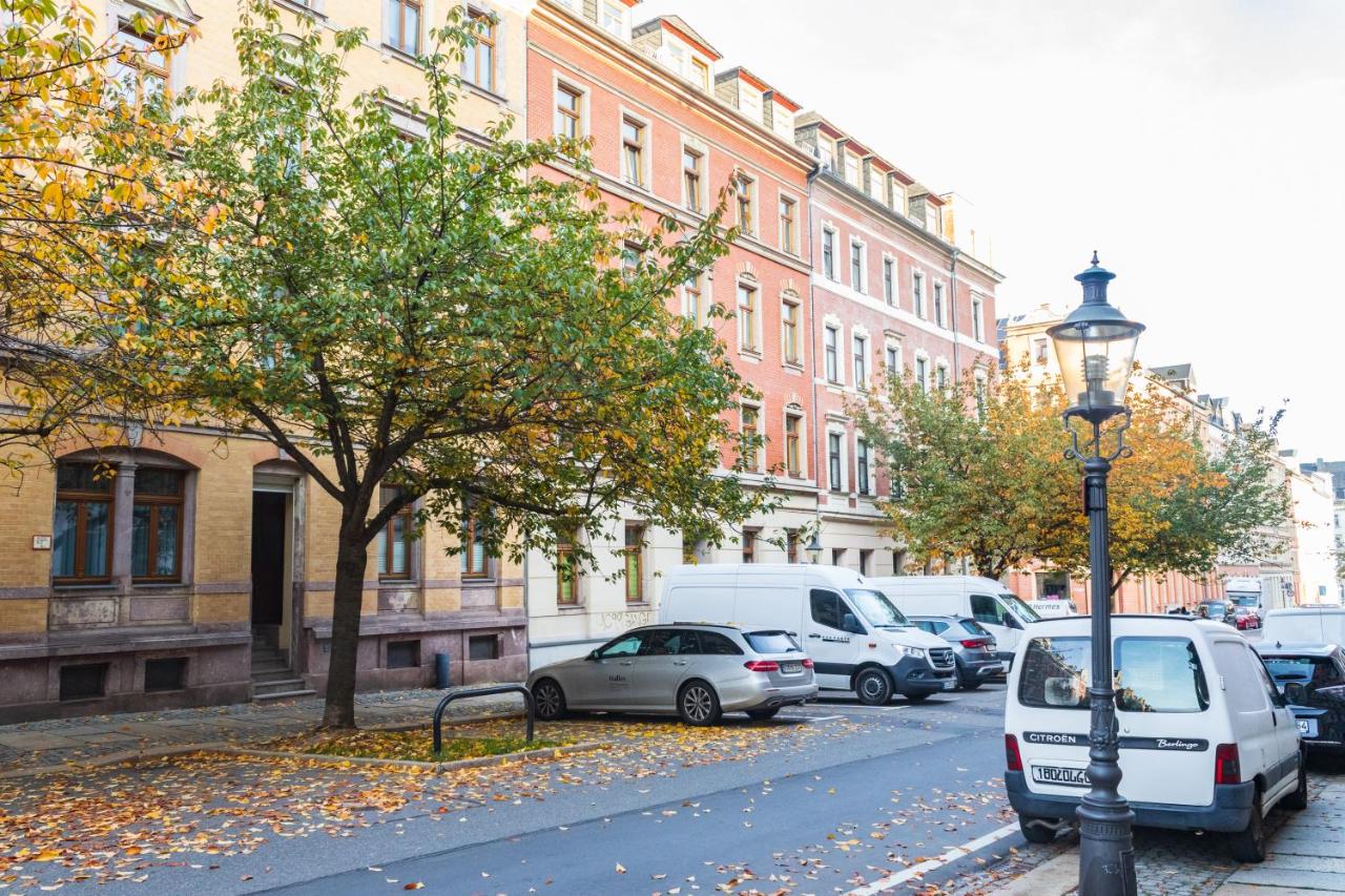 Familienfreundliche Stadt-Oase mit Arbeitsplatz - Bahnhofsnah, 2 Schlafzimmer, 76qm & gratis Kaffee- und Teeangebot - Ferienwohnung Chemnitz