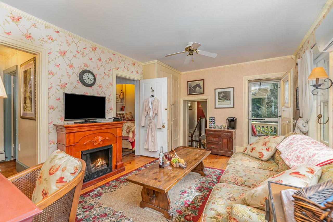 Deluxe Family Suite