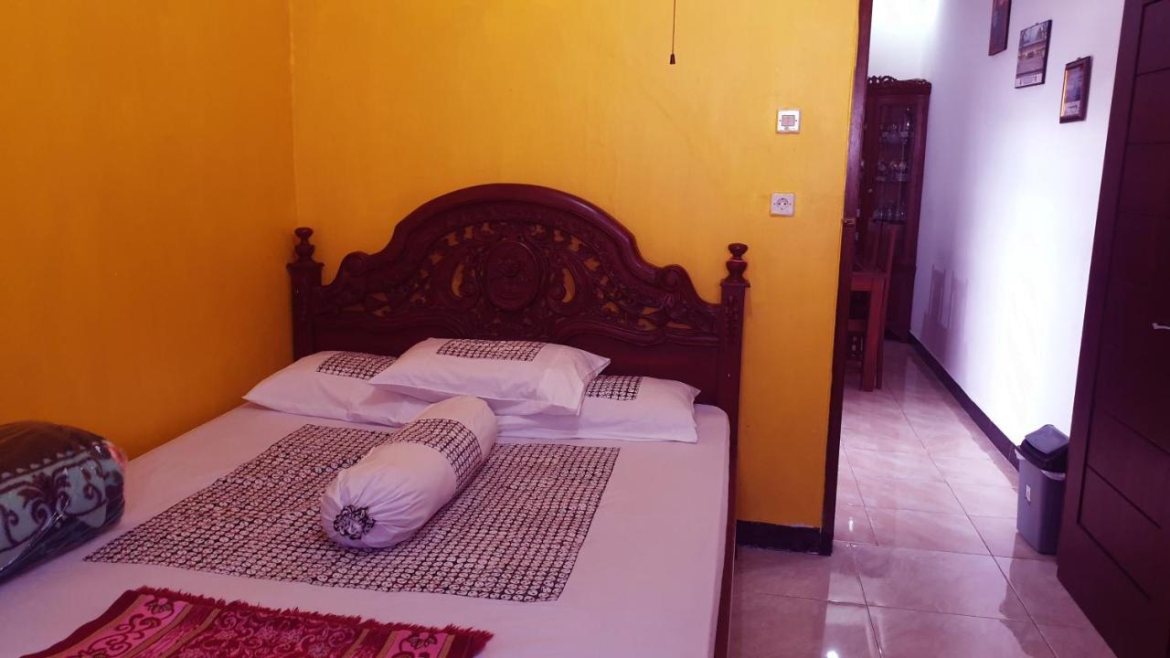 Permana Dewi Homestay - B&B