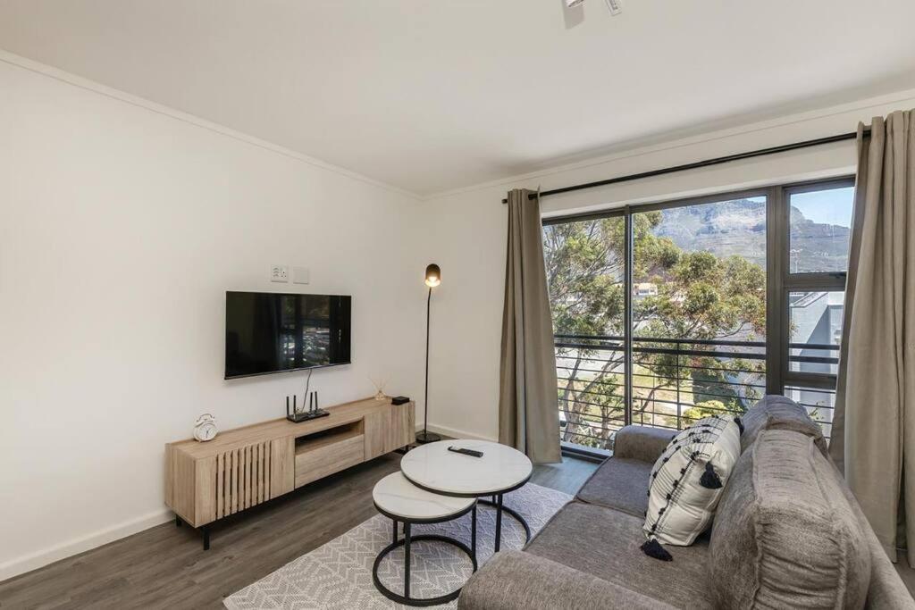 Modern Living at Castle Rock - B&B