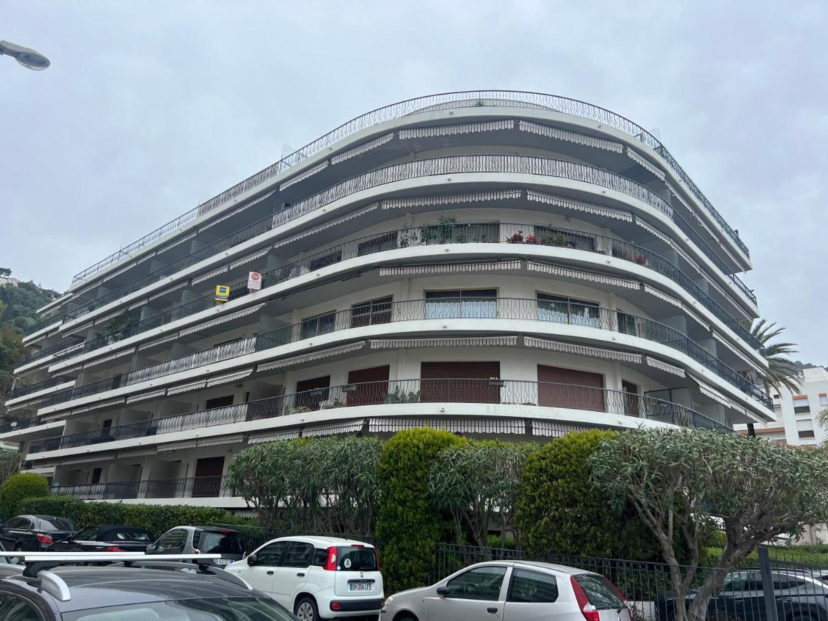 Residence Mona Lisa bord de mer Menton - Ferienwohnung