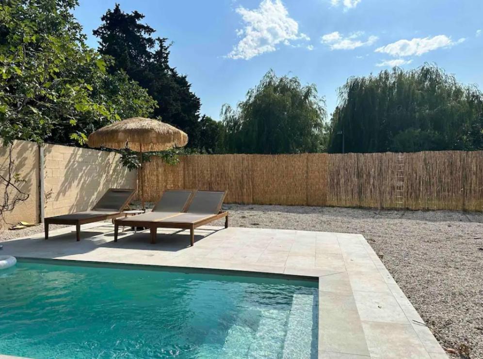 Villa la Guinguette sous les Mûriers - Box gourmande - Piscine - Clim - Bed and Breakfast