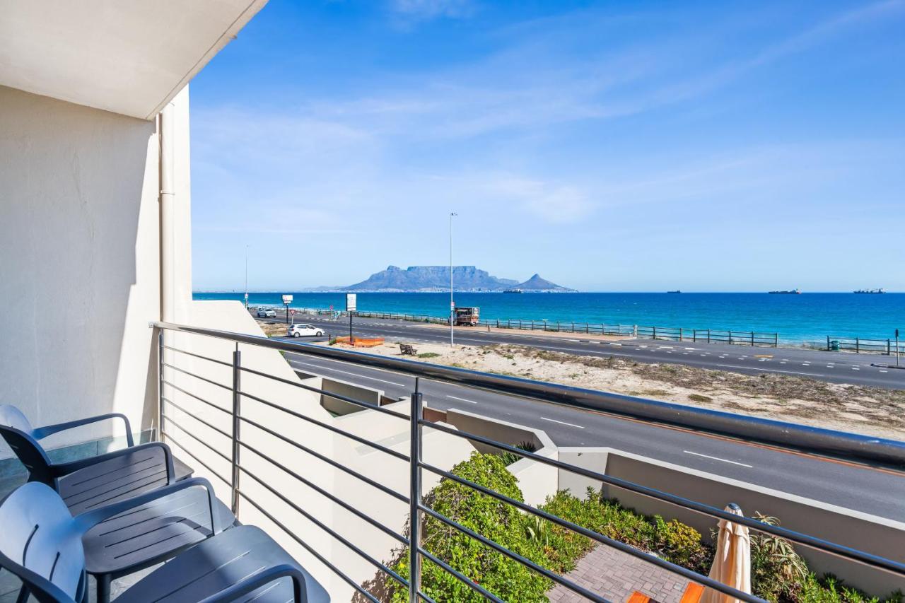 9 On The Waves - Bed and Breakfast Bloubergstrand