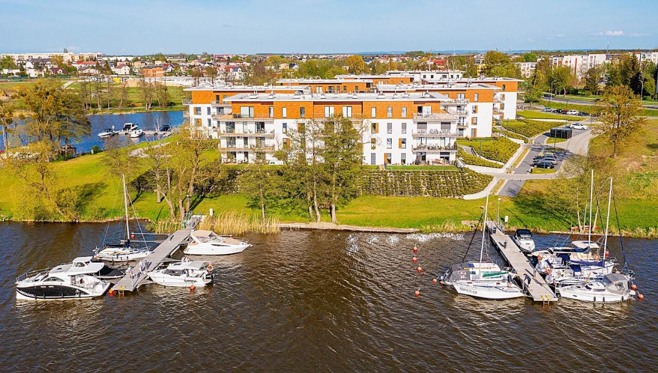 Marina View - super widok na jezioro, klimatyzacja, parking podziemny, winda, 2xTV z Netflix - Bed and Breakfast