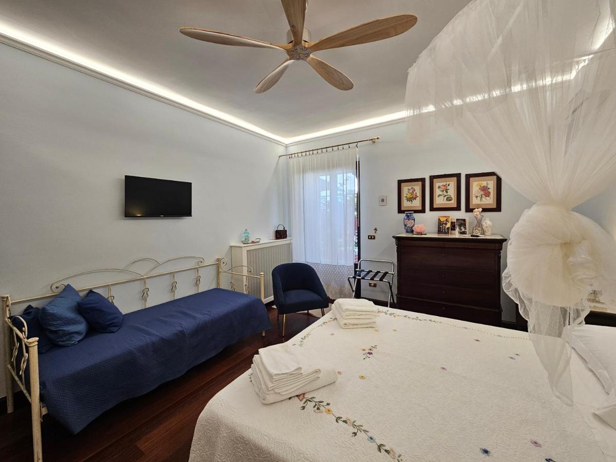 Chambre Triple - Vue sur la Piscine