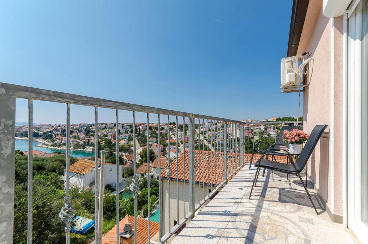 Apartmani Lorena - Bed and Breakfast Trogir