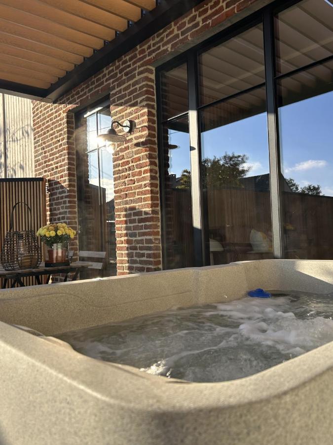 La Grange-Vorsen Logement privatif de 100m2 avec bain balnéo, cabine Infrarouge, jacuzzi, climatisation - Chambres d'hôtes Gingelom