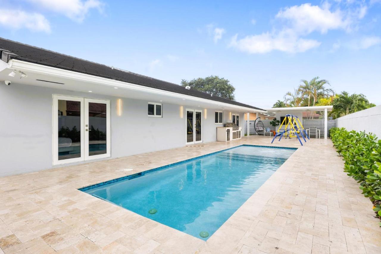 Spectacular Miami 12 mil to Downtown GameRoom Pool - B&B