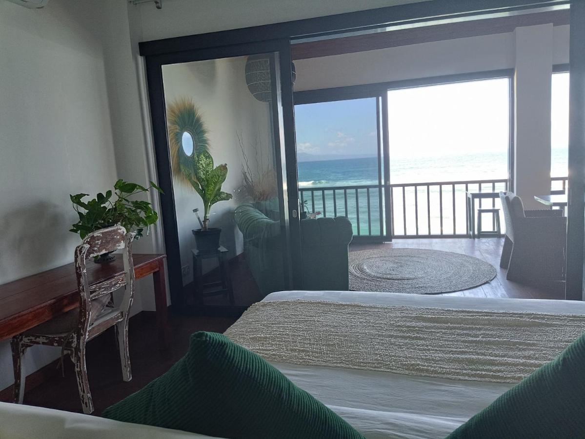 Villa - Beach Front