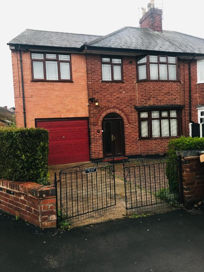 Newtons Lodge - Bed and Breakfast