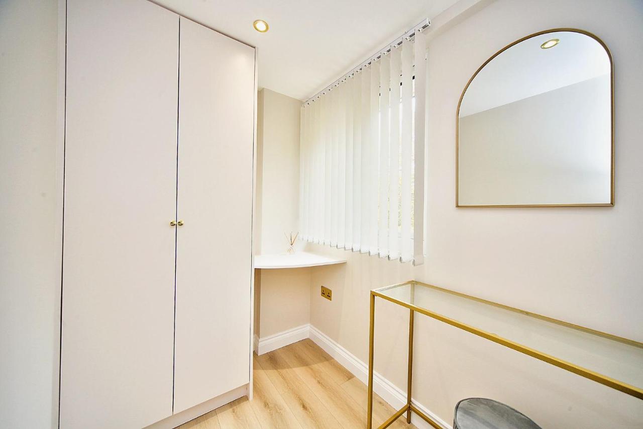 The Falcons Nest All Ensuite Self Check In And Out Luton Airport - B&B Luton