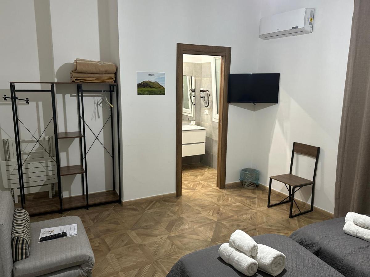Großes Zweibettzimmer