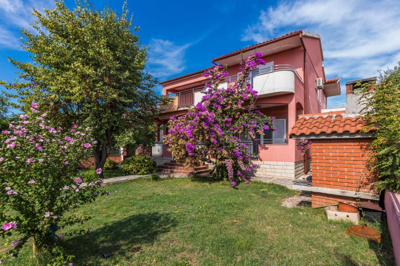 Apartmani Carmen - B&B