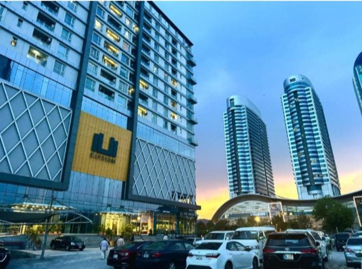 1 Bed Room Suite Elysium Tower-Opposite Centaurus Mall Islamabad - B&B