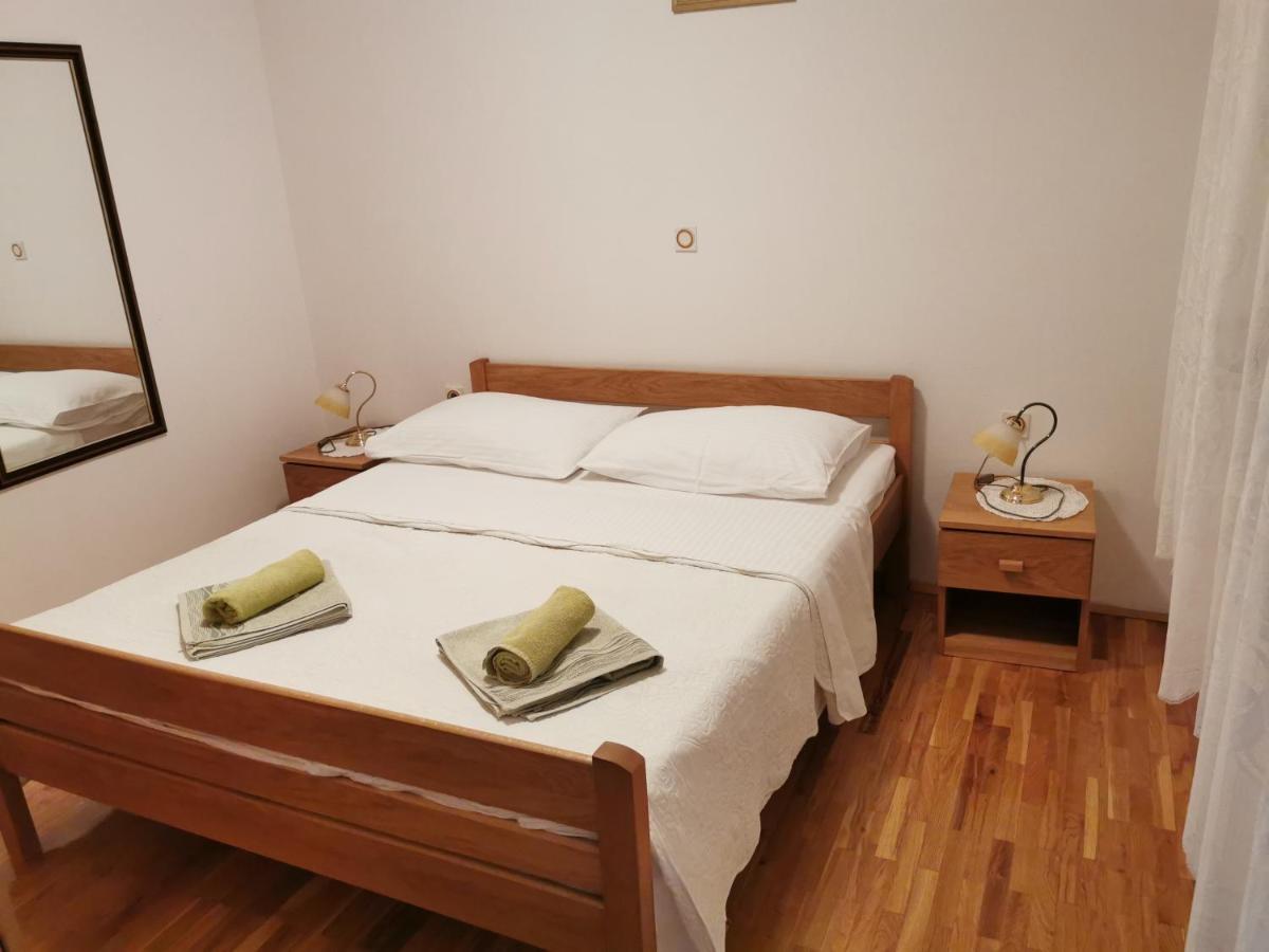 Apartamento de 1 dormitorio con balcón y vistas al mar