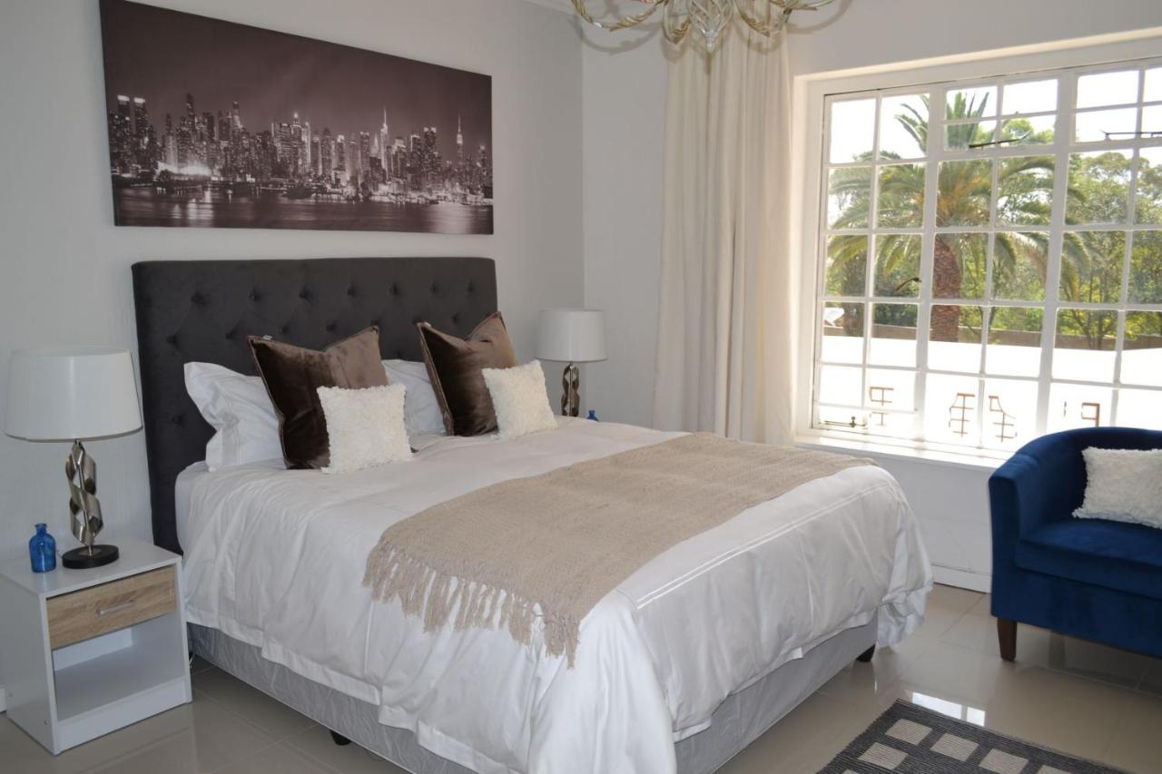 2 Woodmead Suites - B&B