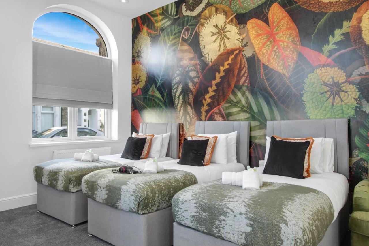 Stadium View Apartments #2 - New & Modern Twin Studio Flat- Sleeps 3 - B&B