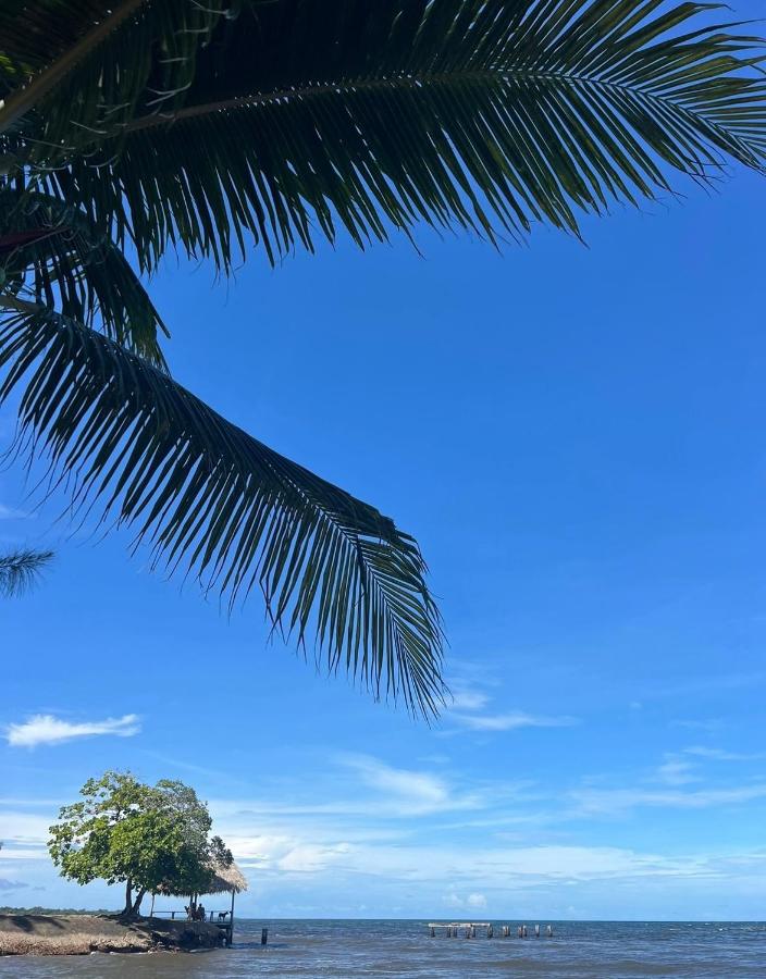 Dove Escapes - One bedroom beach front upper Cabana - Ferienwohnung