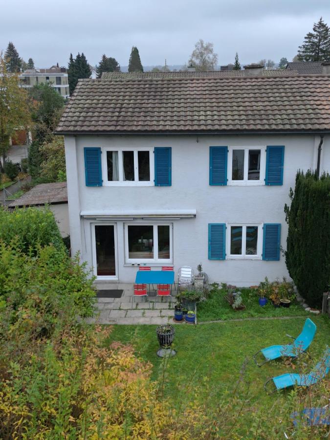 Small Double Room, bed 140x200cm, in very quiet and cosy house! - Chambres d’hôtes Dübendorf