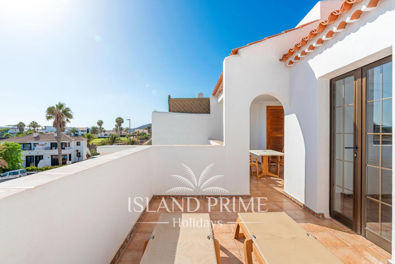 Seaview Roof Terrace in Heated Pool Complex FC736-2xE - B&B