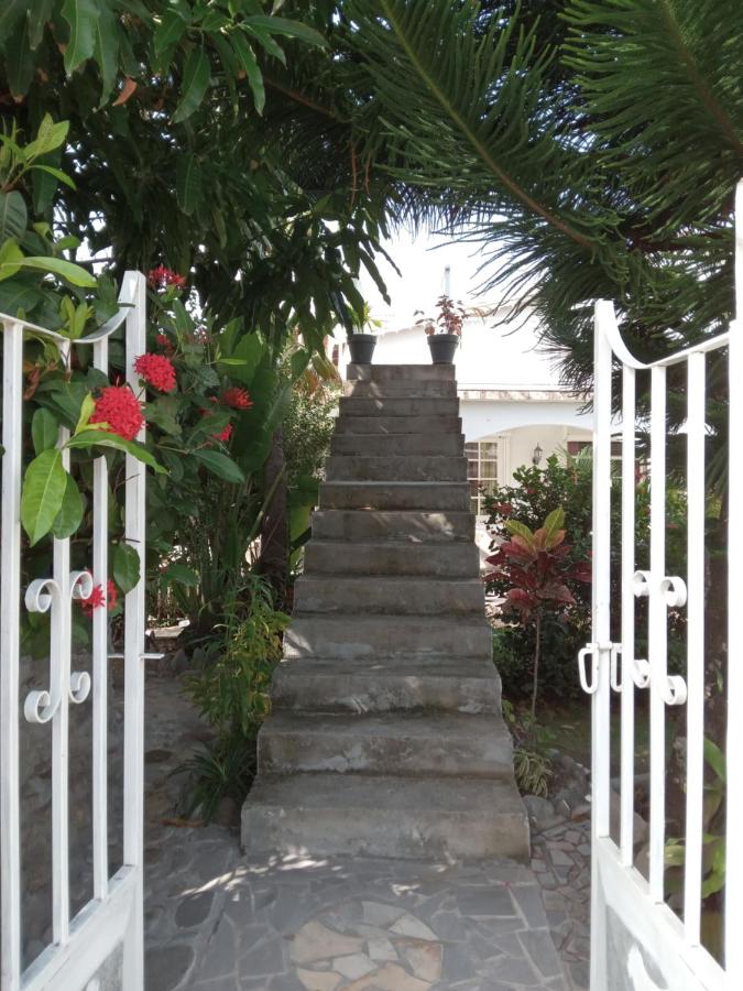 Nouveau logement neuf Prix attractif Chambre Simple ou double Haut de Villa Terrasse Vue sur Mer - B&B