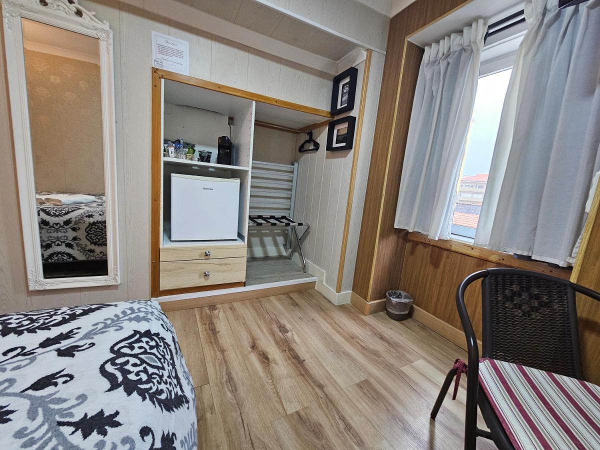 Double Room with Private Bathroom (Single Occupancy)