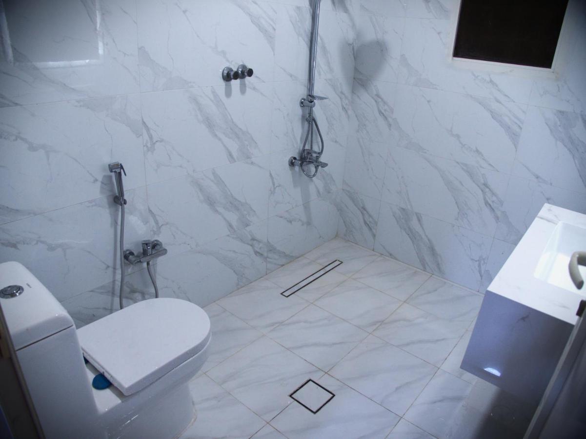 شقق عائلية ثلاث غرف وحمامين وصاله ونت مجاني - Ferienwohnung Al Ḩusayy