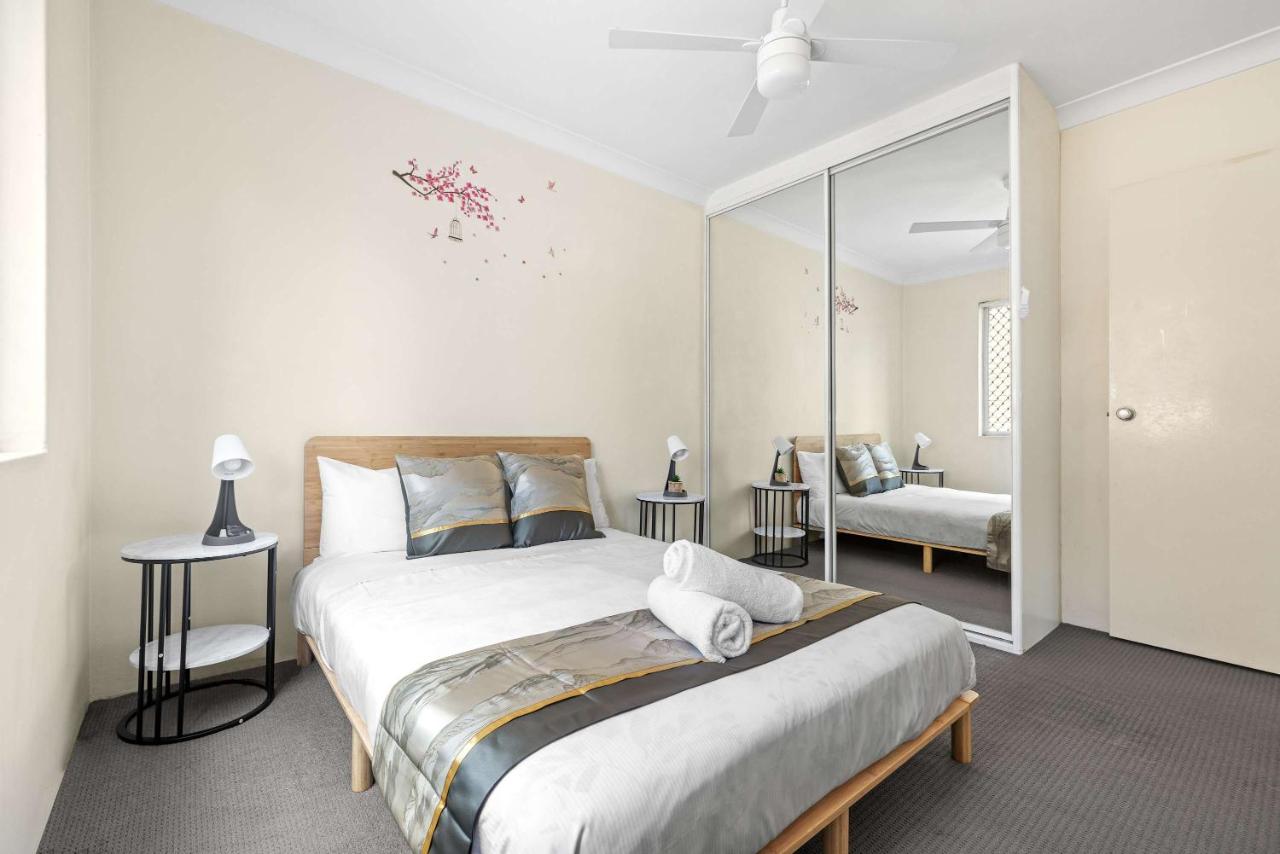Warm Oasis at Parramatta- 2 BR - Free Parking - Near Shops - B&B Sydney