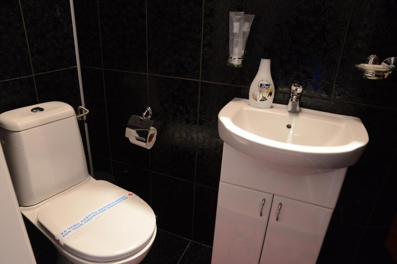 Deluxe Double Room with Shower